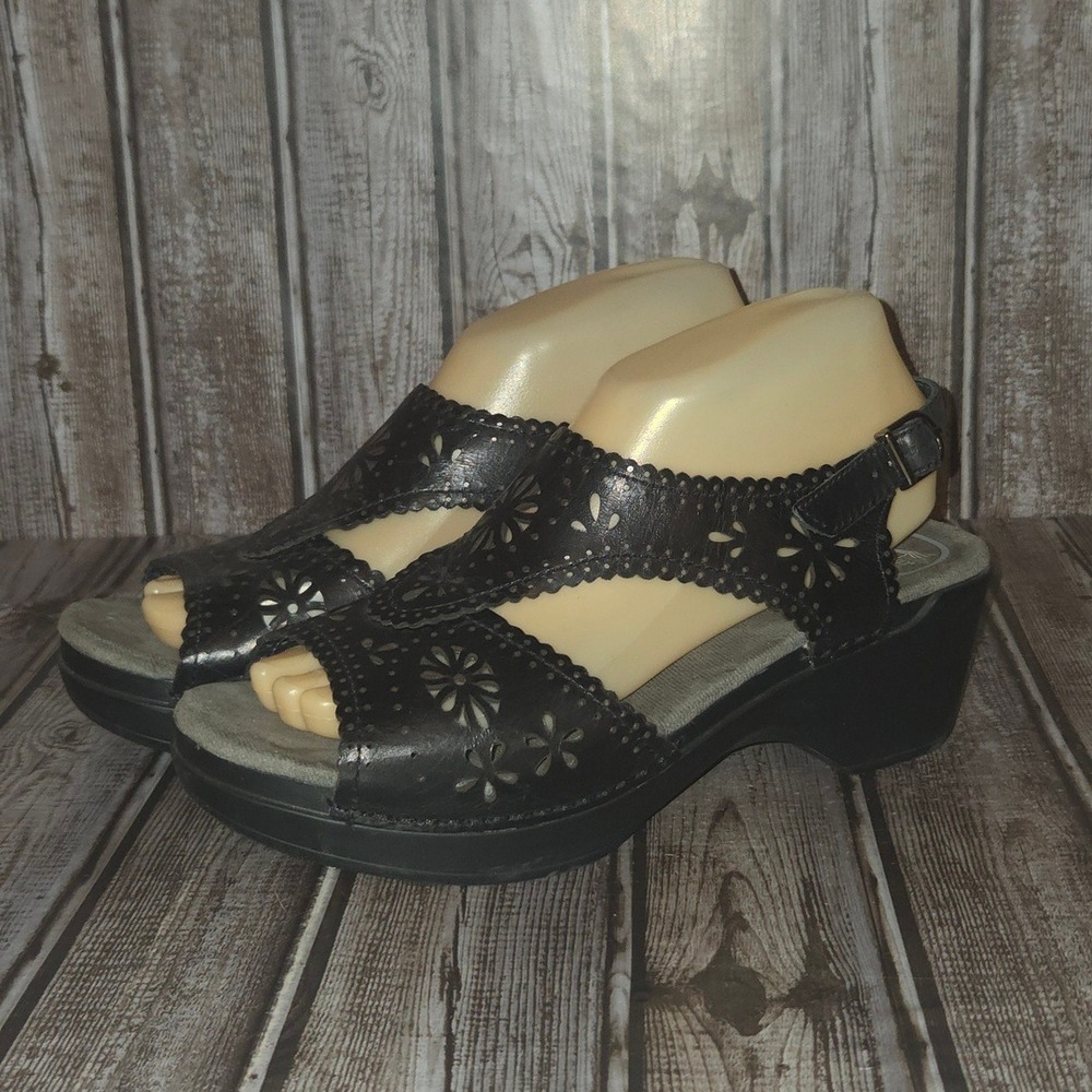 Sz 40 / 9.5-10 Dansko Sapphire Black Leather Floral Laser Cut Wedge Sandals Good